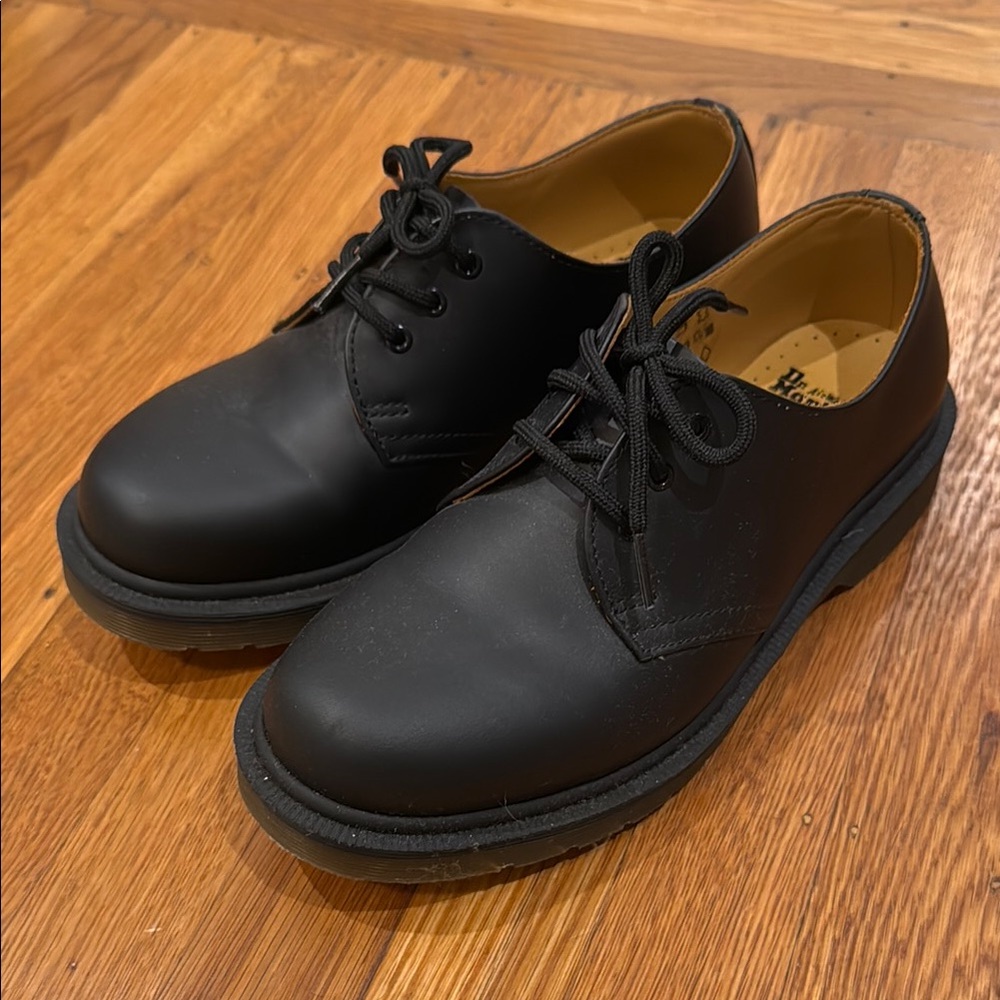 Doc Martens — Size 37 Lug Sole Black Shoes